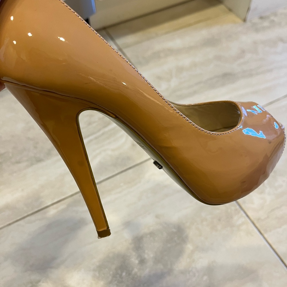 Tony Bianco 7